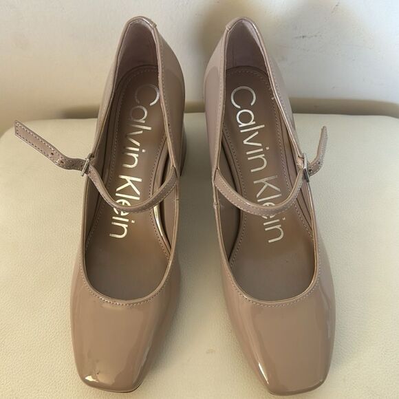 Calvin Klein Jatlee Block Heel Pump - Picture 4 of 6